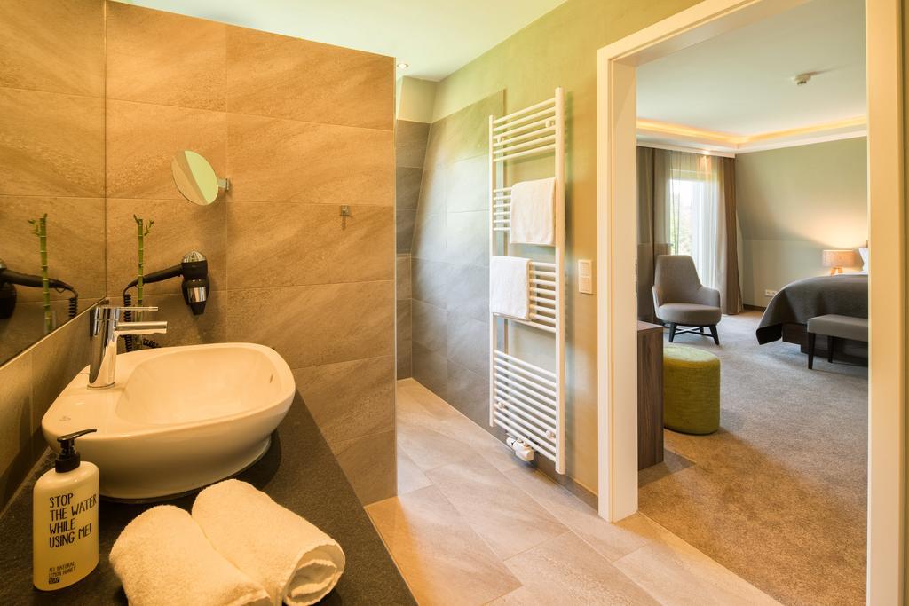 Pura Vida Hotel Куксхафен Экстерьер фото