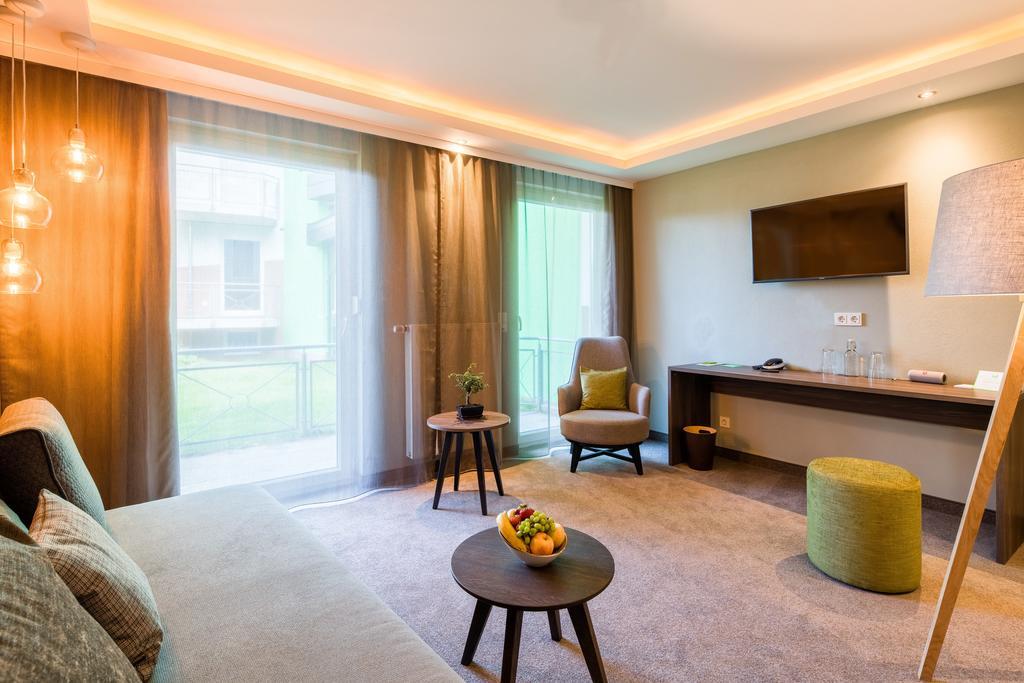 Pura Vida Hotel Куксхафен Экстерьер фото
